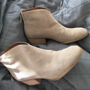 Ankle boots